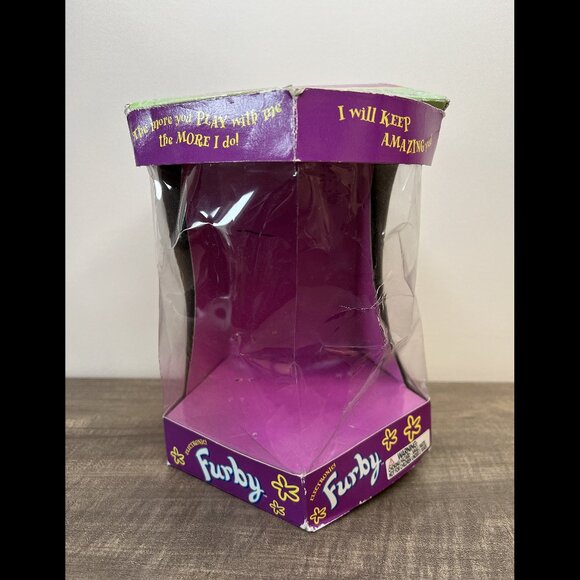 Furby Box - Picture 1 of 7